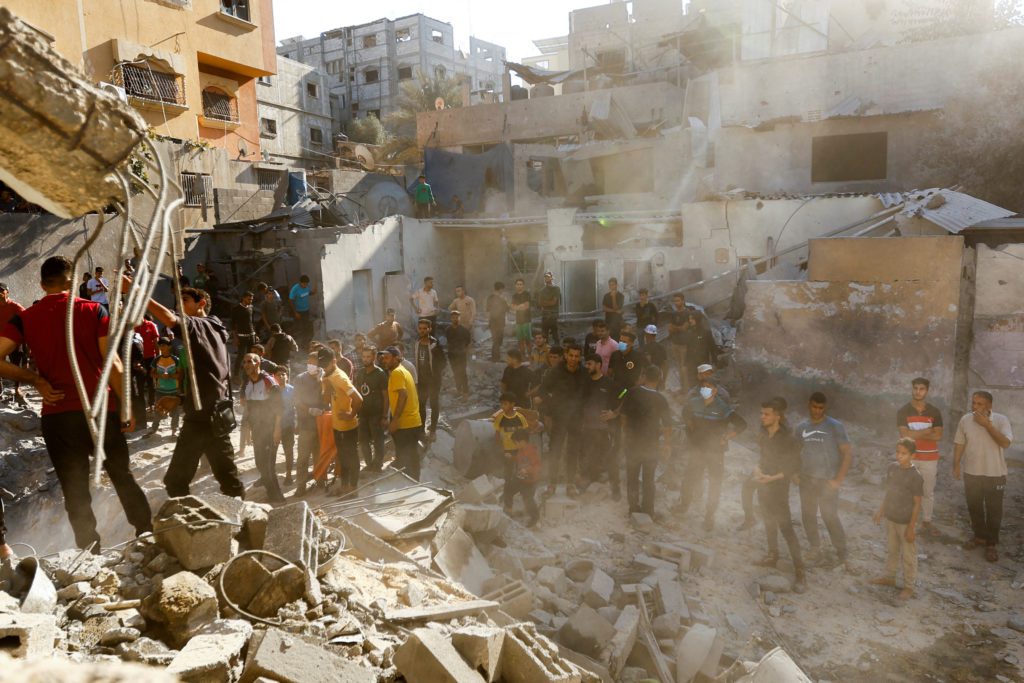 Israeli strikes kill civilians in Gaza